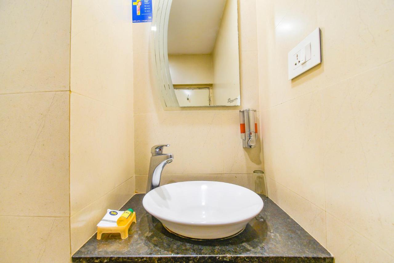 ויסאקפאטנם Fabhotel Kinnera Comforts Railway Station מראה חיצוני תמונה