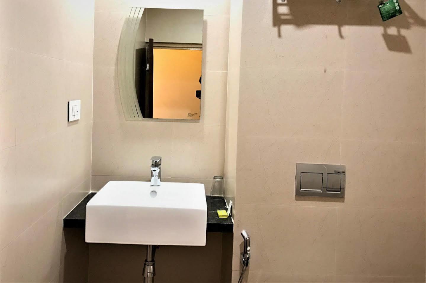 ויסאקפאטנם Fabhotel Kinnera Comforts Railway Station מראה חיצוני תמונה