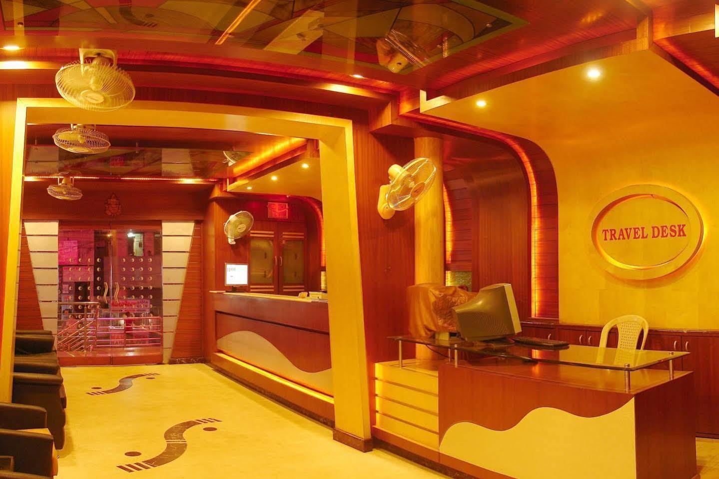 ויסאקפאטנם Fabhotel Kinnera Comforts Railway Station מראה חיצוני תמונה