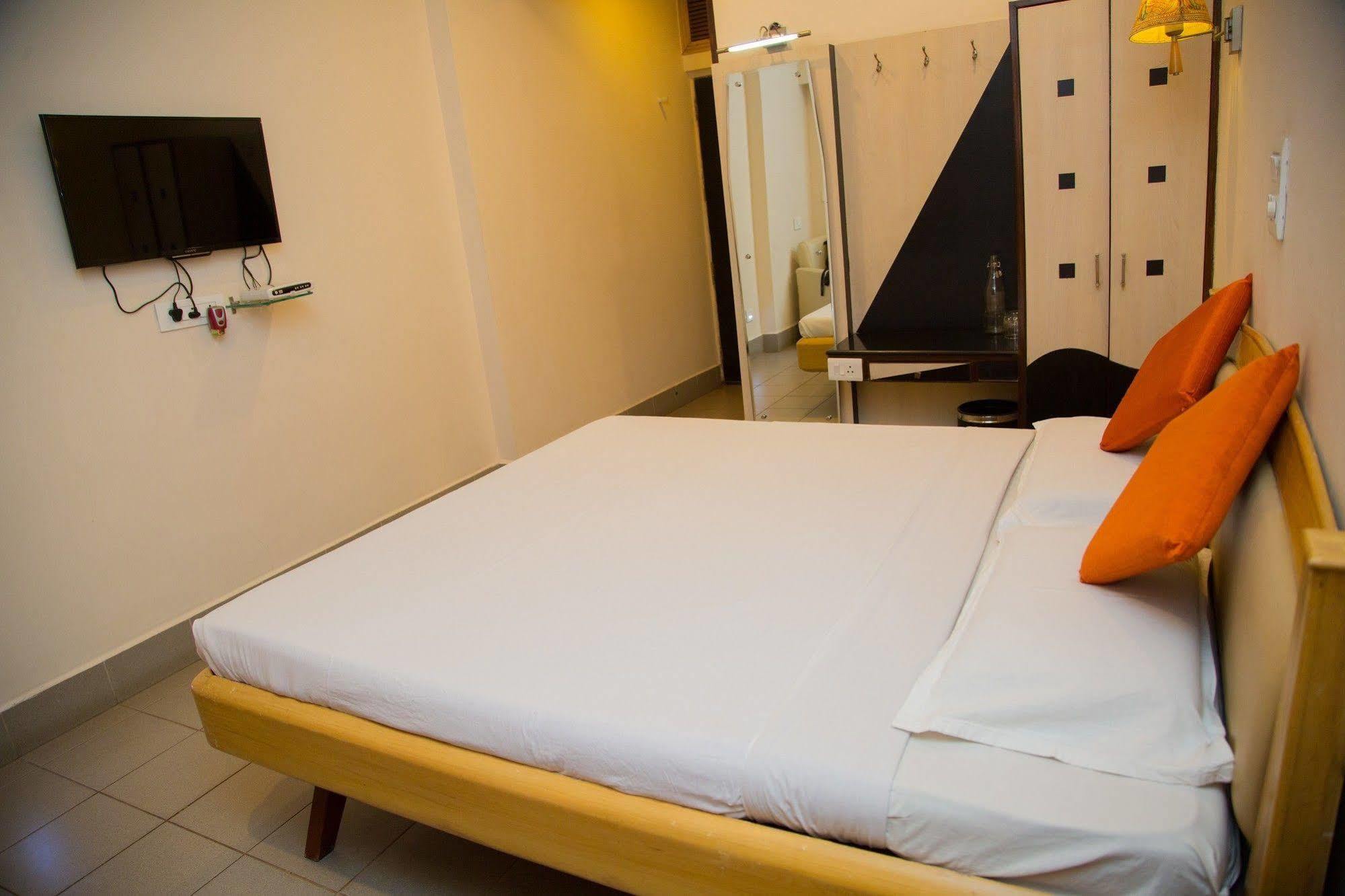 ויסאקפאטנם Fabhotel Kinnera Comforts Railway Station מראה חיצוני תמונה